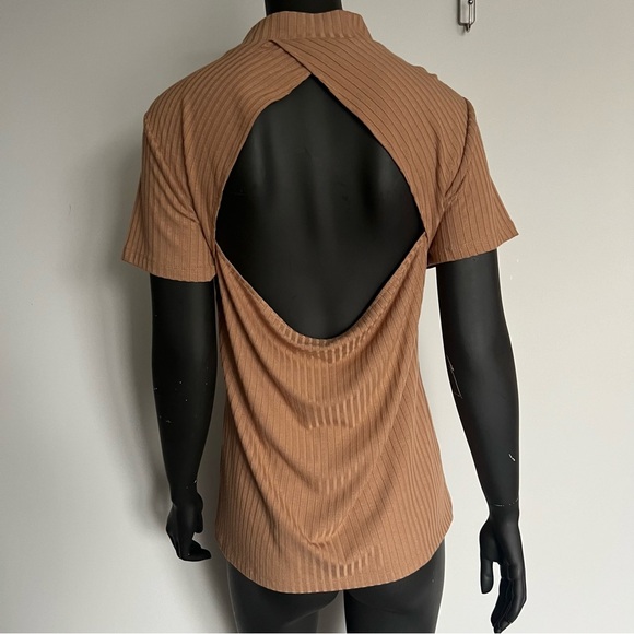 BCBGMAXAZRIA/ Womens Cut-Out Mock Neck T-Shirt - Picture 3 of 6